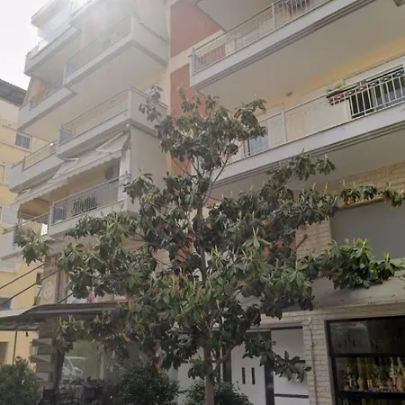 στο δεύτερο όροφο Lägenhet Thessaloníki