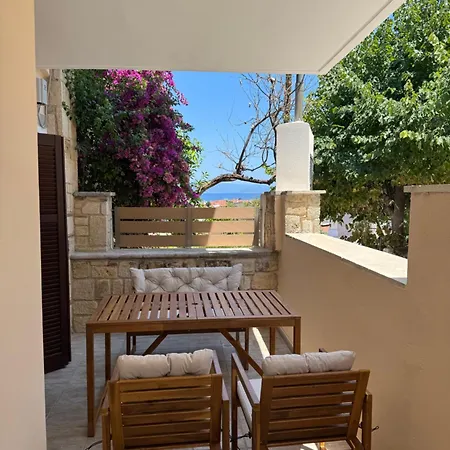 Το Πέτρινο Σπιτι