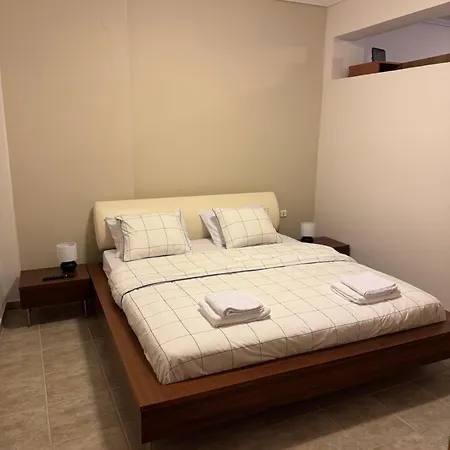 Το Πέτρινο Σπιτι Apartman Políhrono