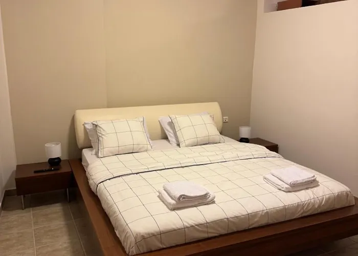 Το Πέτρινο Σπιτι Apartman Políhrono